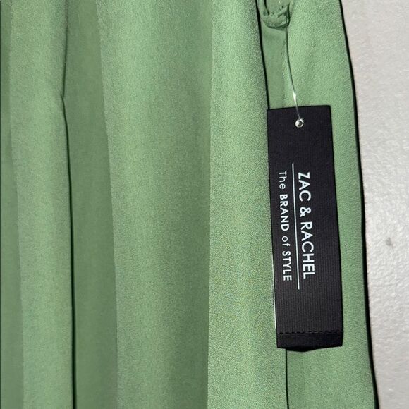 Zac & Rachel Green Pleated Blouse - Picture 2 of 11